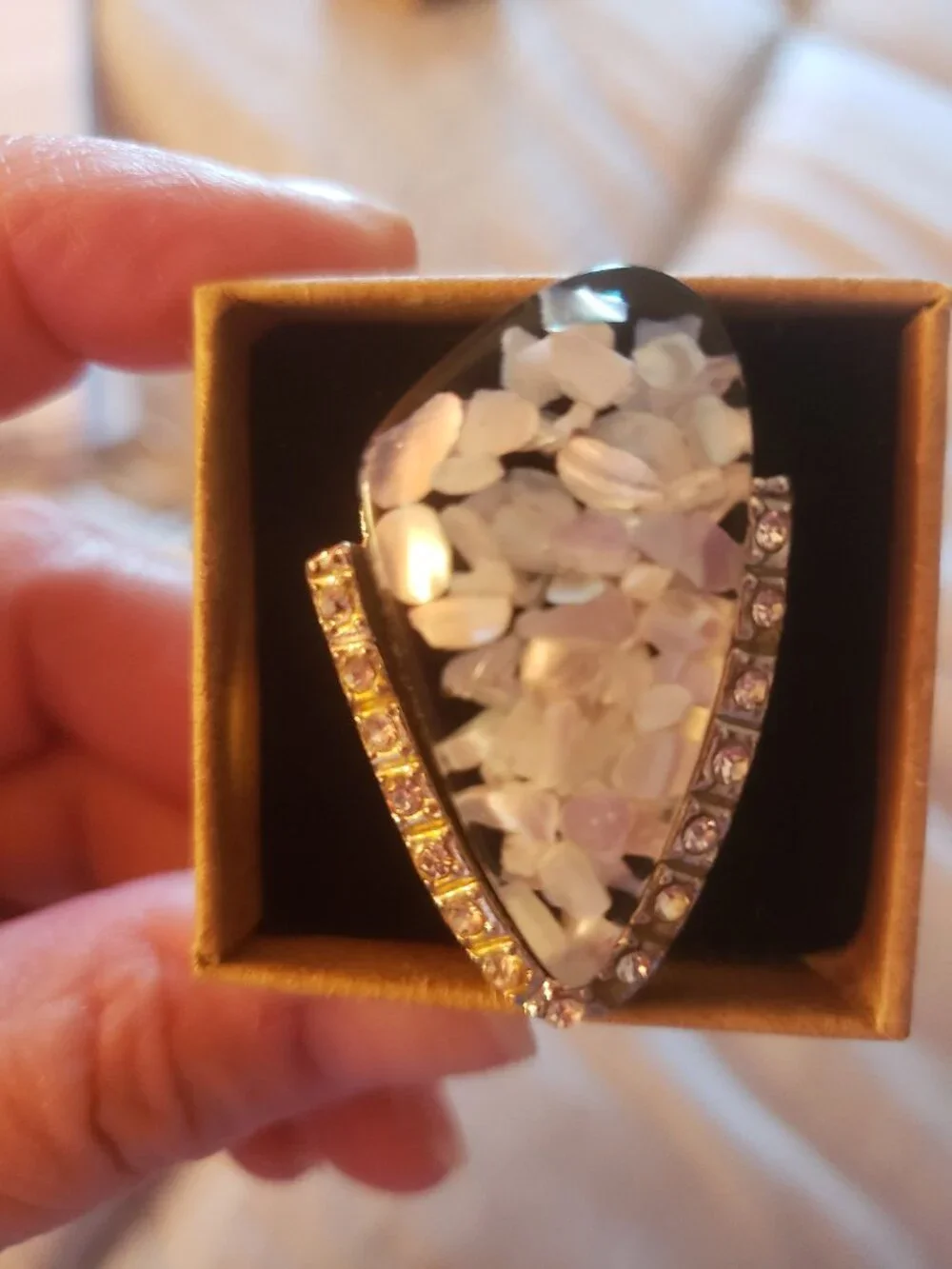 Retro mother of pearl Ring 7 to 7.5.